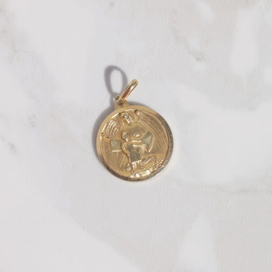 Vintage Guardian Angel Pendant 18k Gold