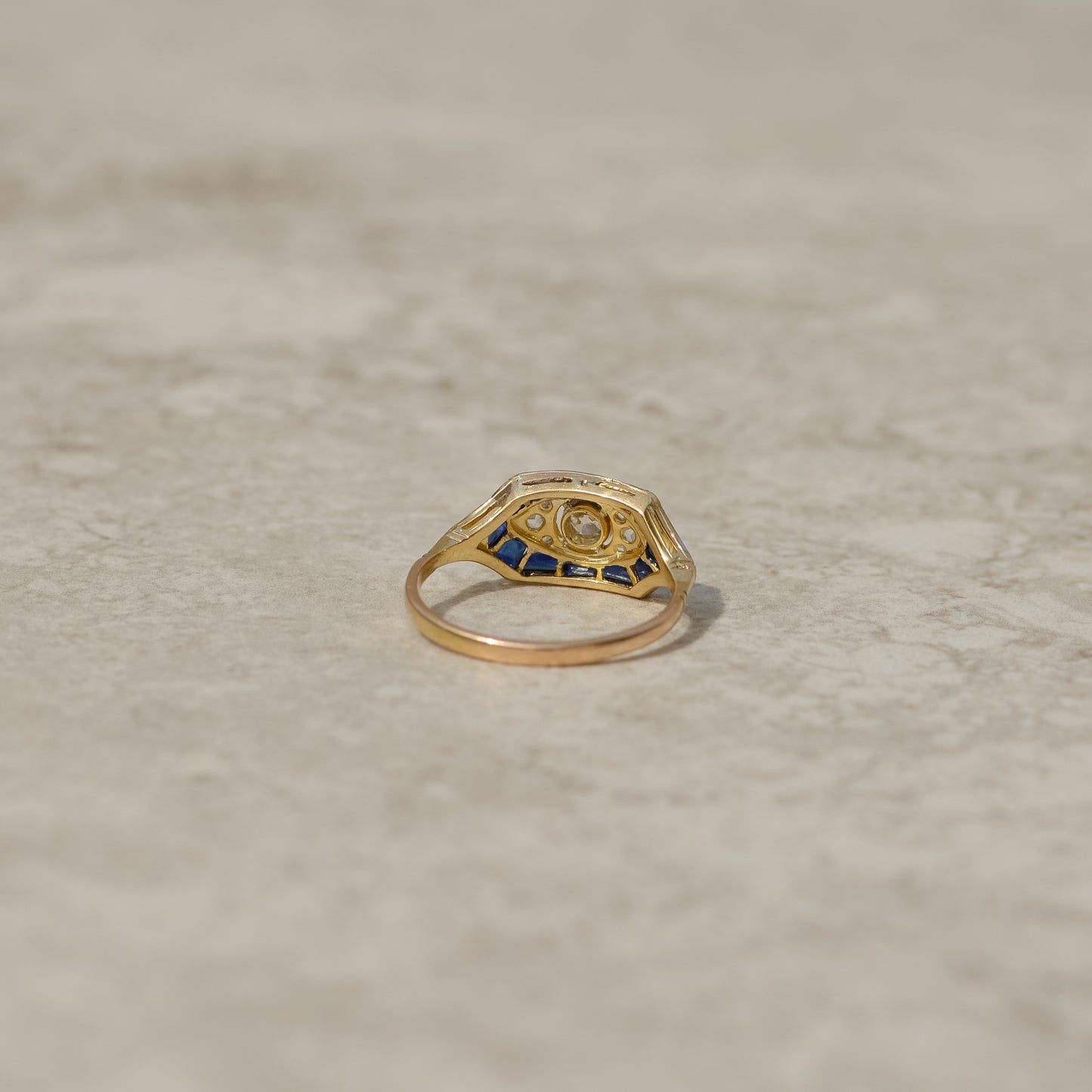 Art Deco Calibré Cut Sapphire and Diamond Eye Ring