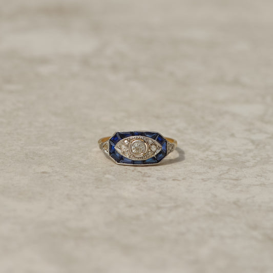 Art Deco Calibré Cut Sapphire and Diamond Eye Ring