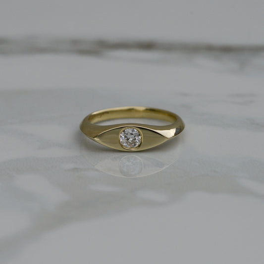 02: Diamond Eye Signet, old European cut