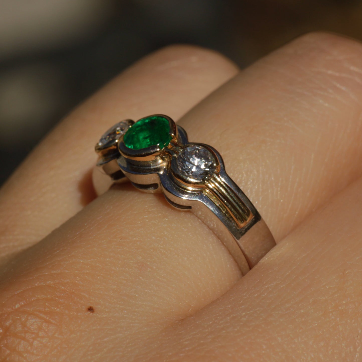 Estate 14k Round-Cut Emerald & Diamond 3 Stone Ring Sz 7