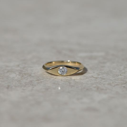 02: Diamond Eye Signet, large