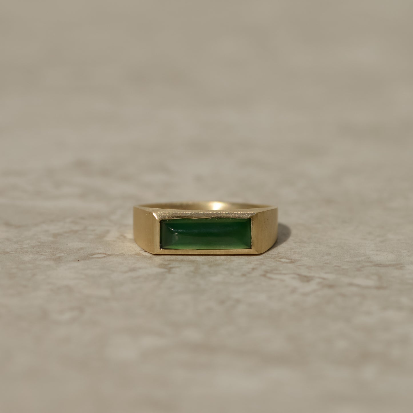 03: Bar Signet, jadeite