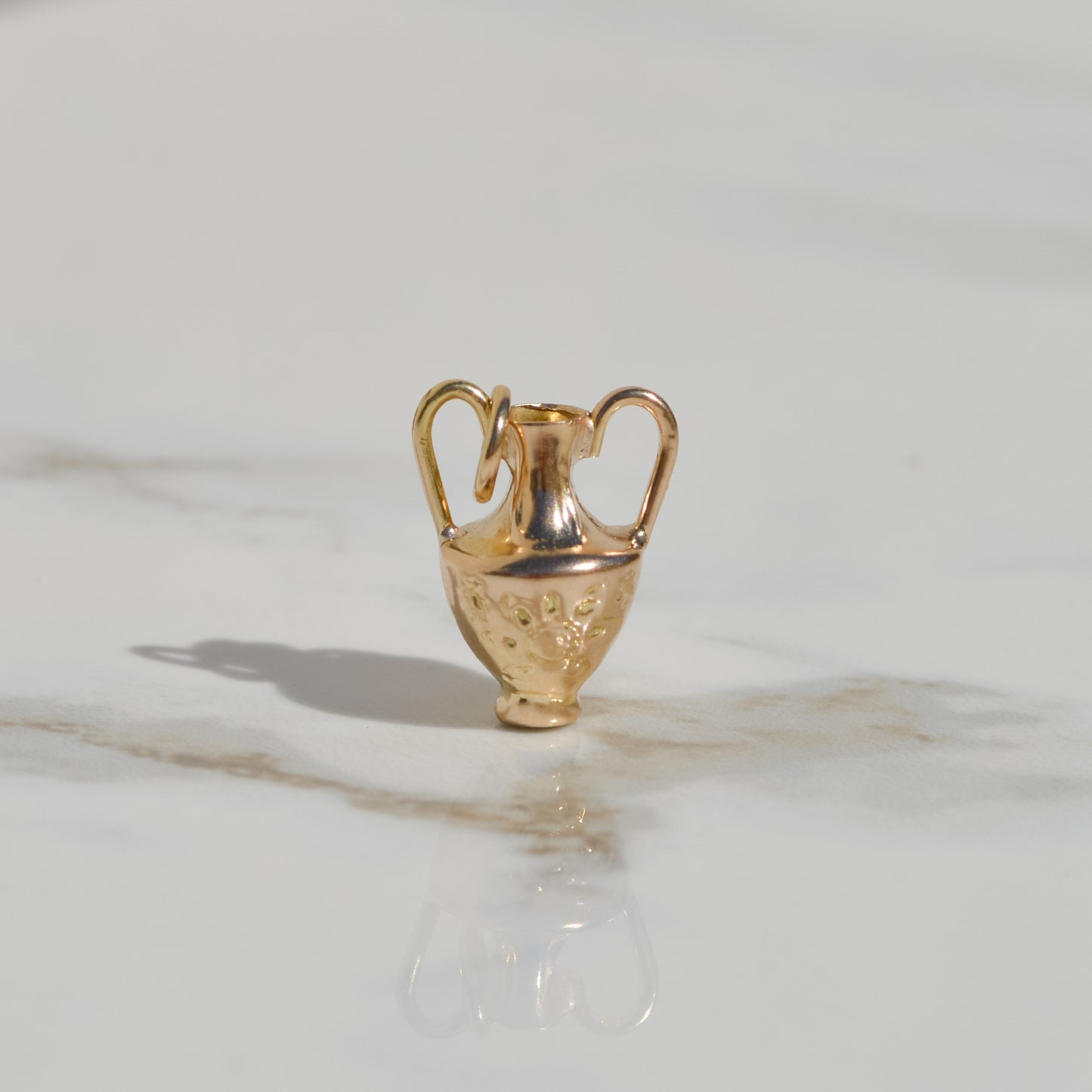 Vintage Amphora Charm 18k