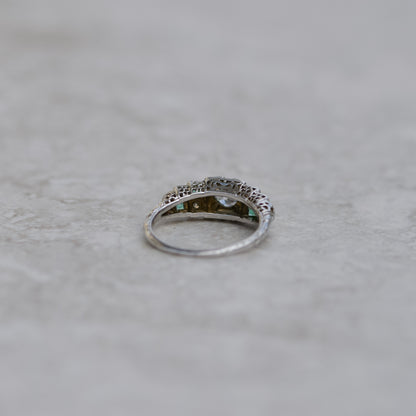 Art Deco 0.6 ct Diamond and Emerald Ring