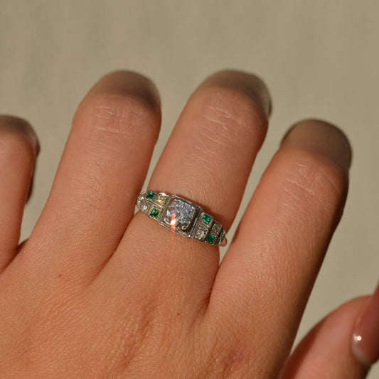Art Deco 0.6 ct Diamond and Emerald Ring