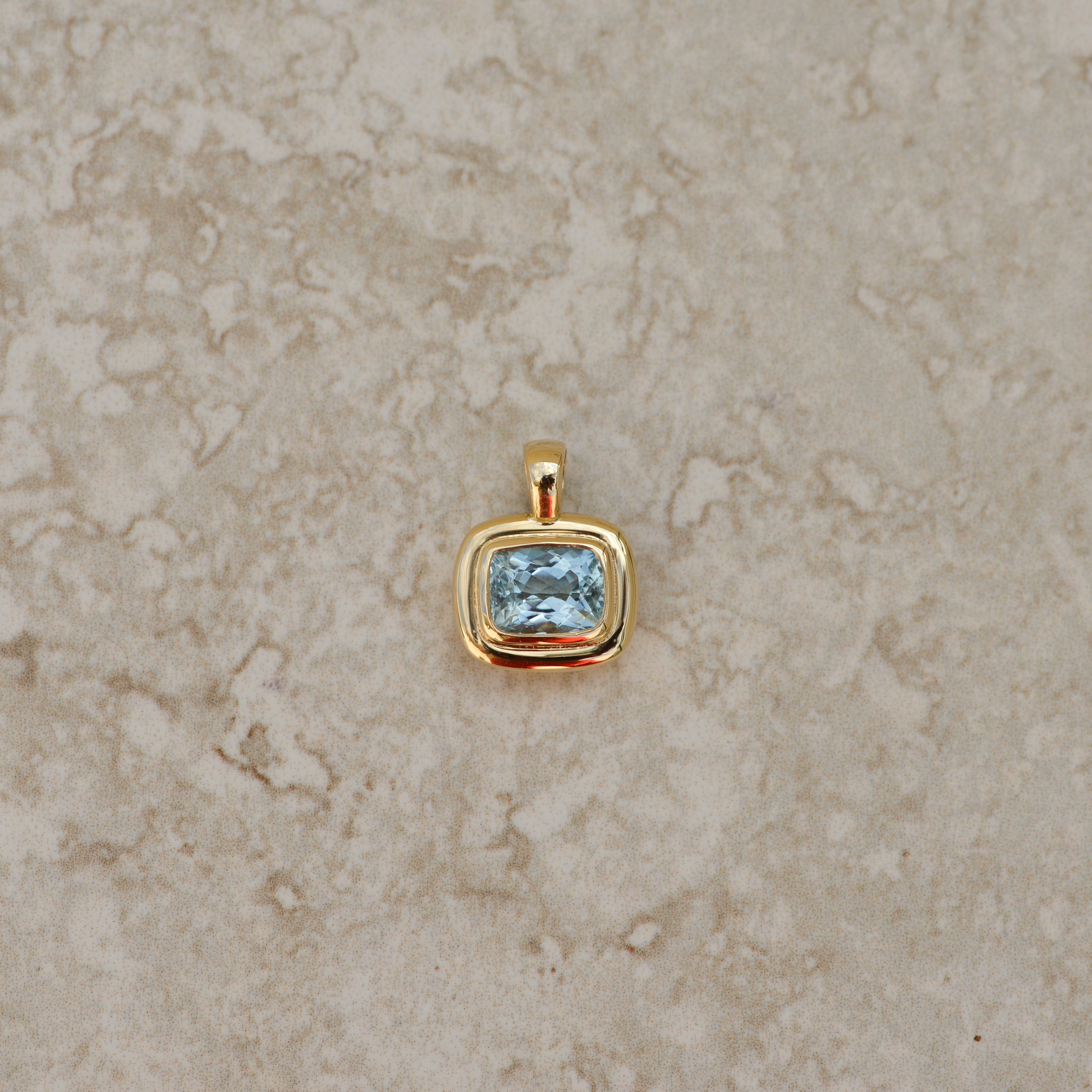 Bubble Bezel Pendant, aquamarine