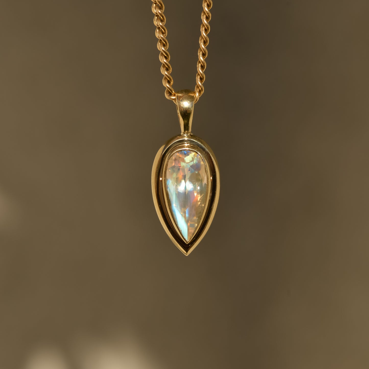 09: Bubble Bezel Pendant, rainbow moonstone