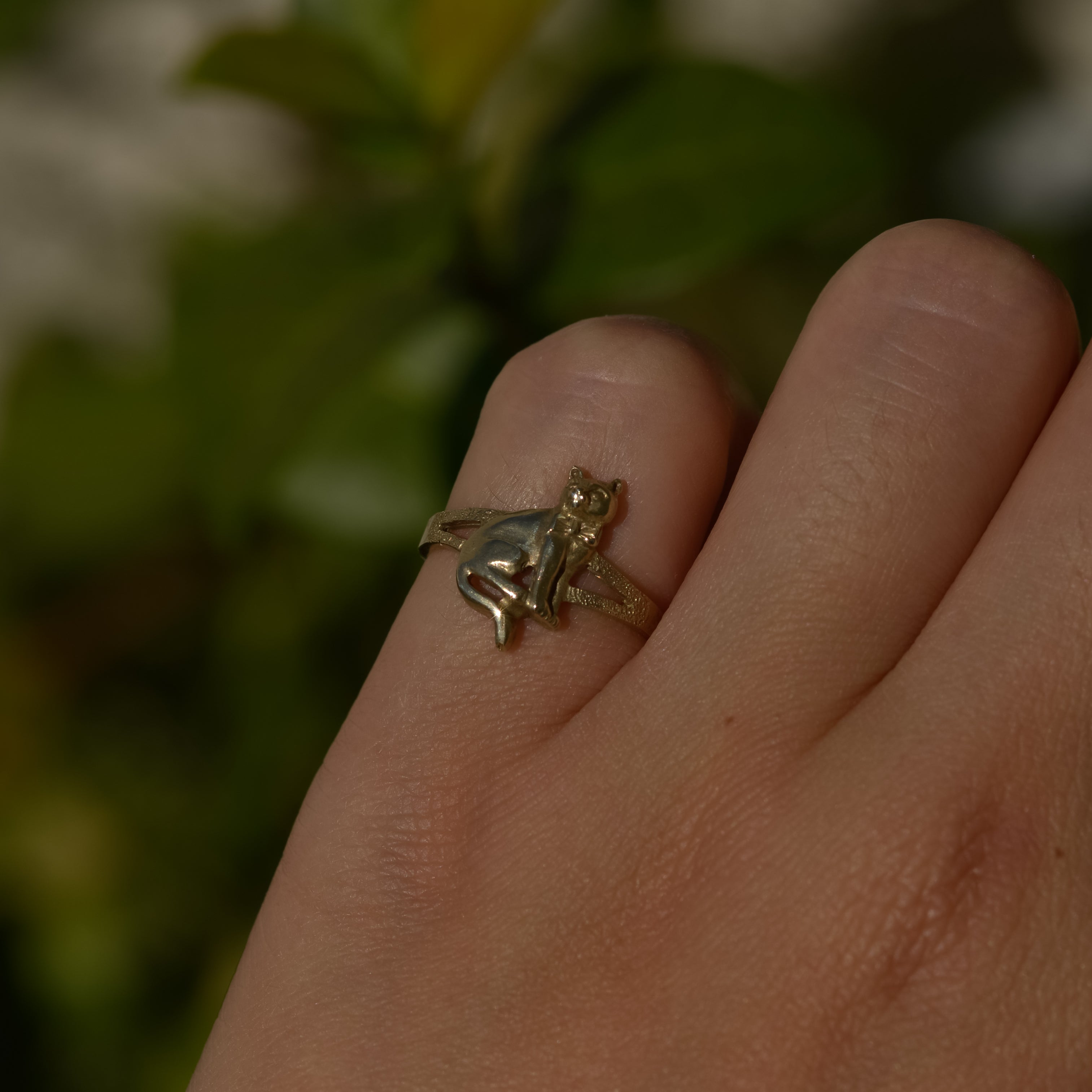 Vintage Cat with Bowtie Ring Sz 4 1/2 14k