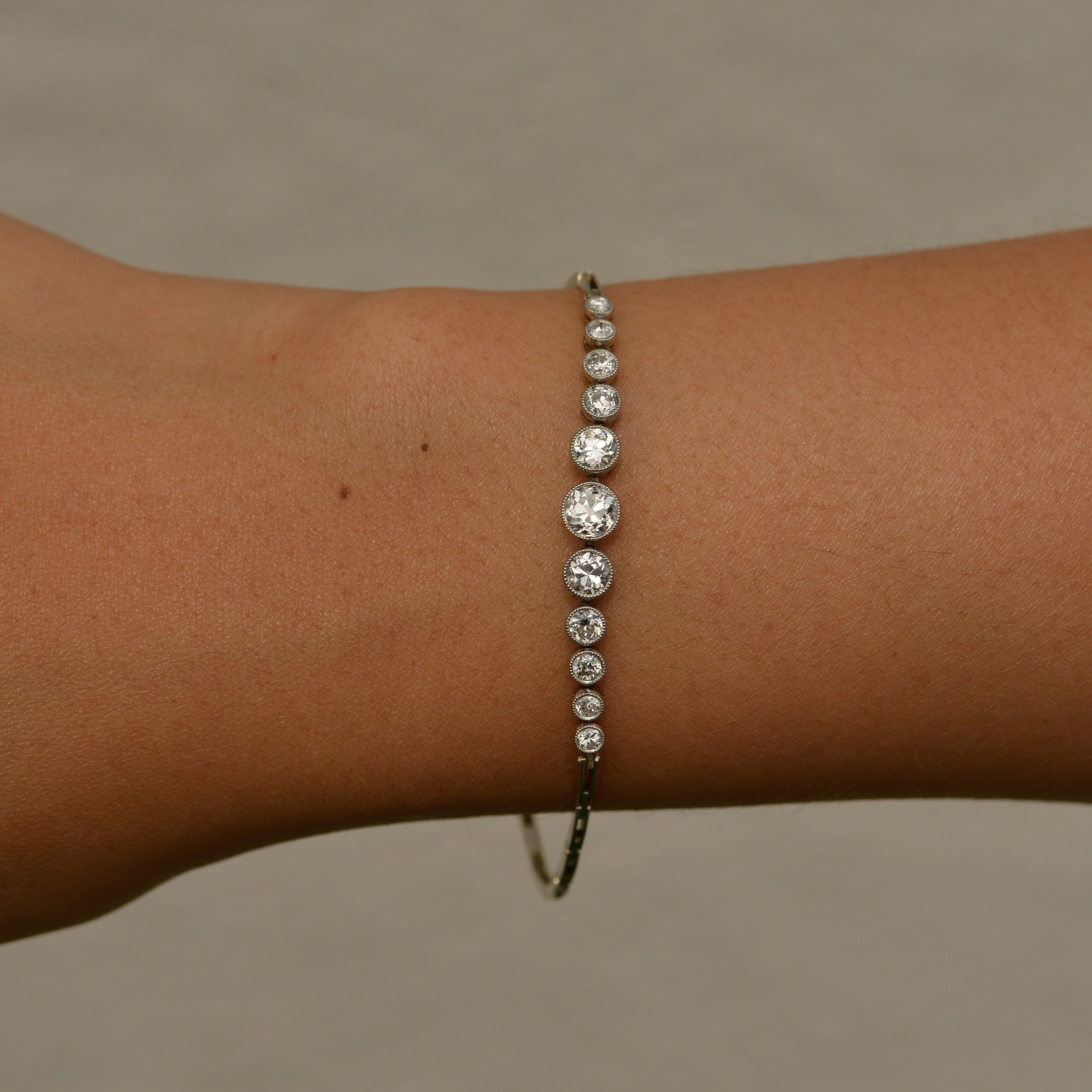 Art Deco Tapered 1.47 ct Diamond Bracelet