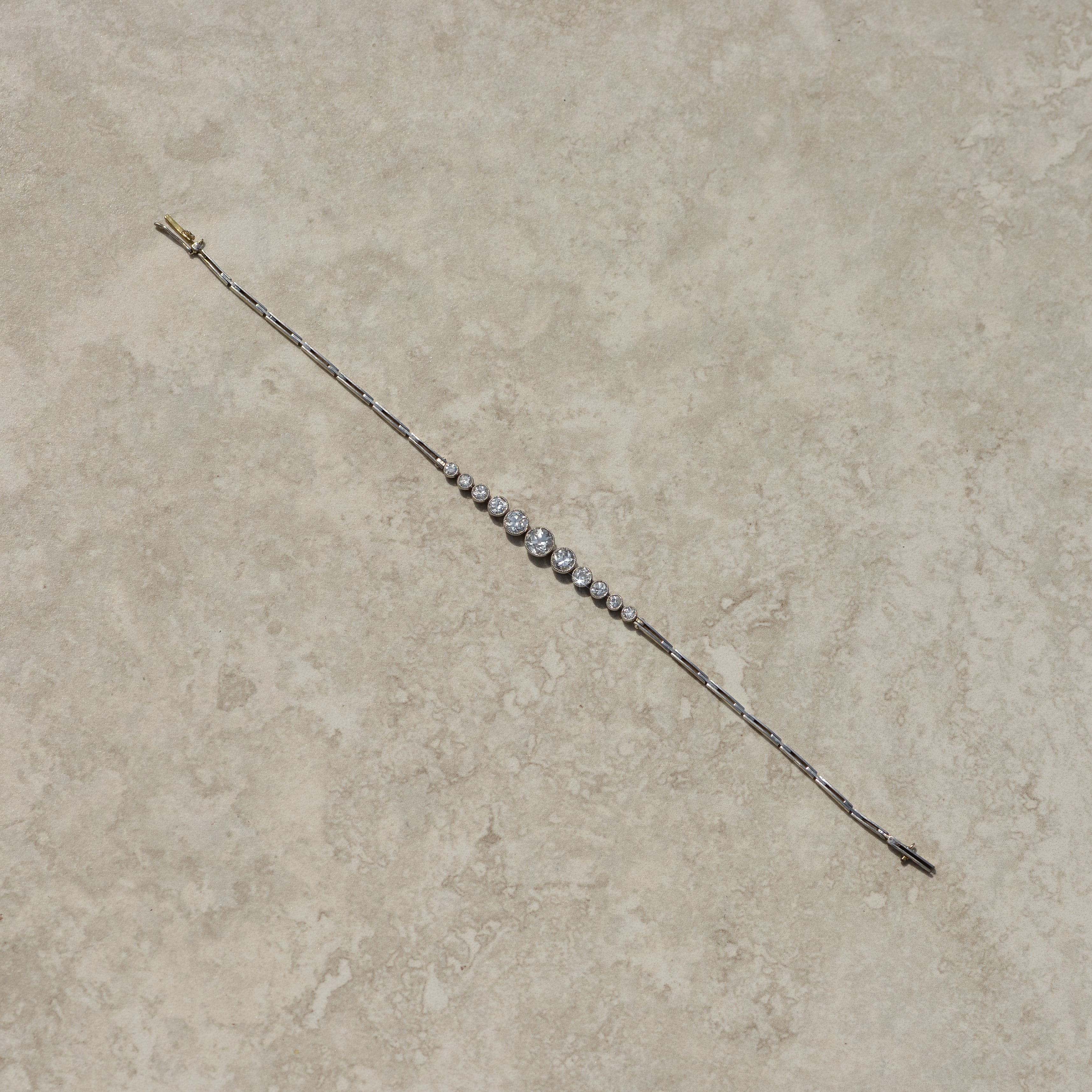 Art Deco Tapered 1.47 ct Diamond Bracelet
