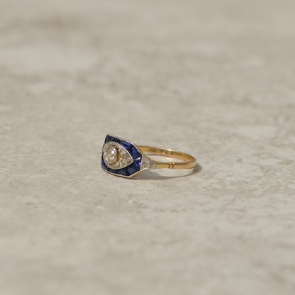 Art Deco Calibré Cut Sapphire and Diamond Eye Ring