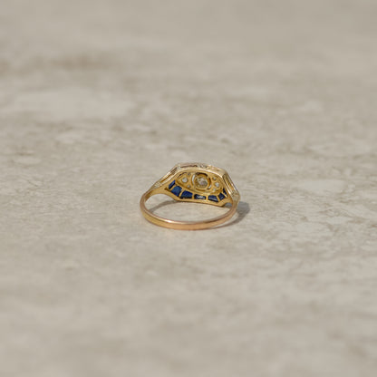 Art Deco Calibré Cut Sapphire and Diamond Eye Ring