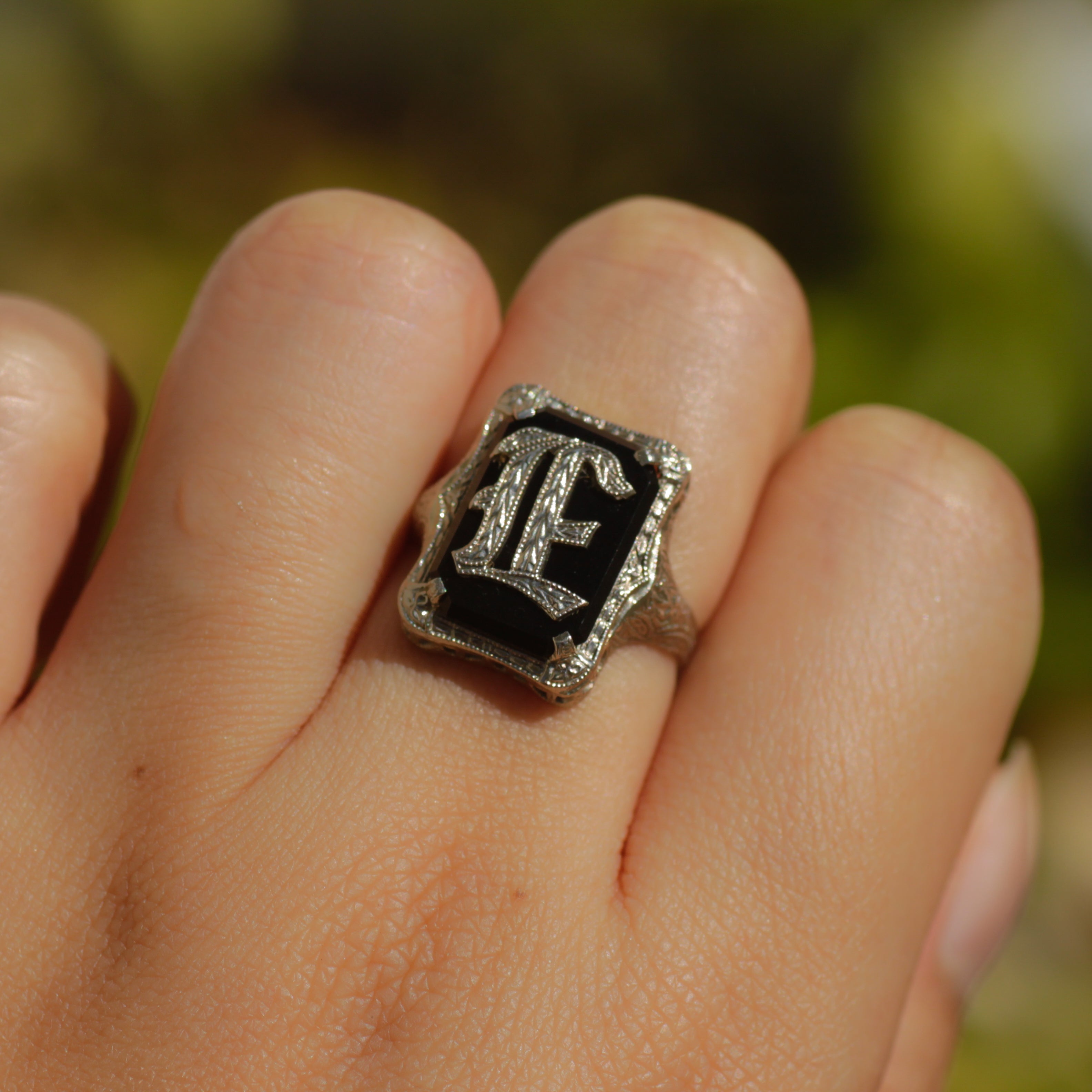 Vintage E Initial Onyx Ring Sz 4 1/2 10k