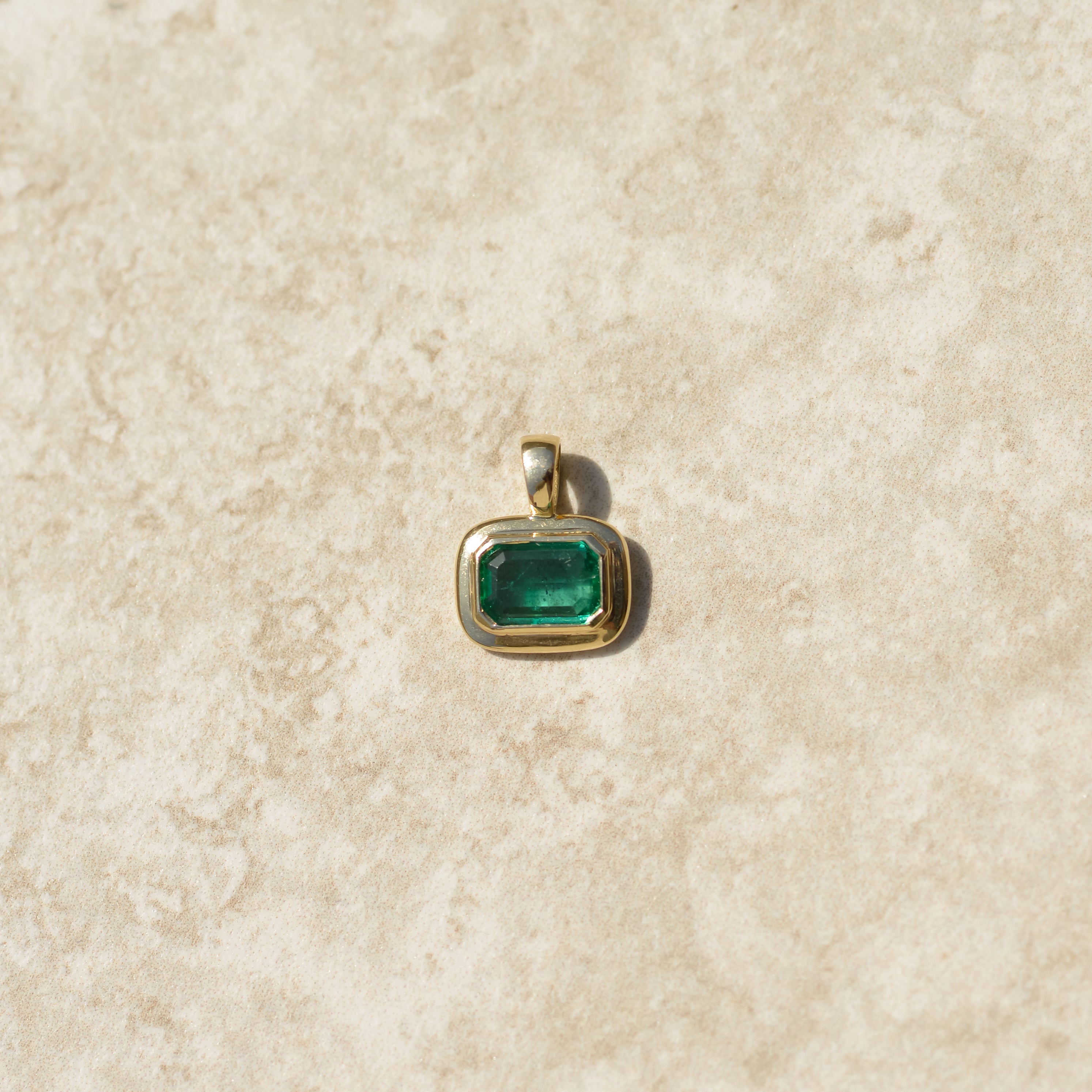 Bubble Bezel pendant, emerald