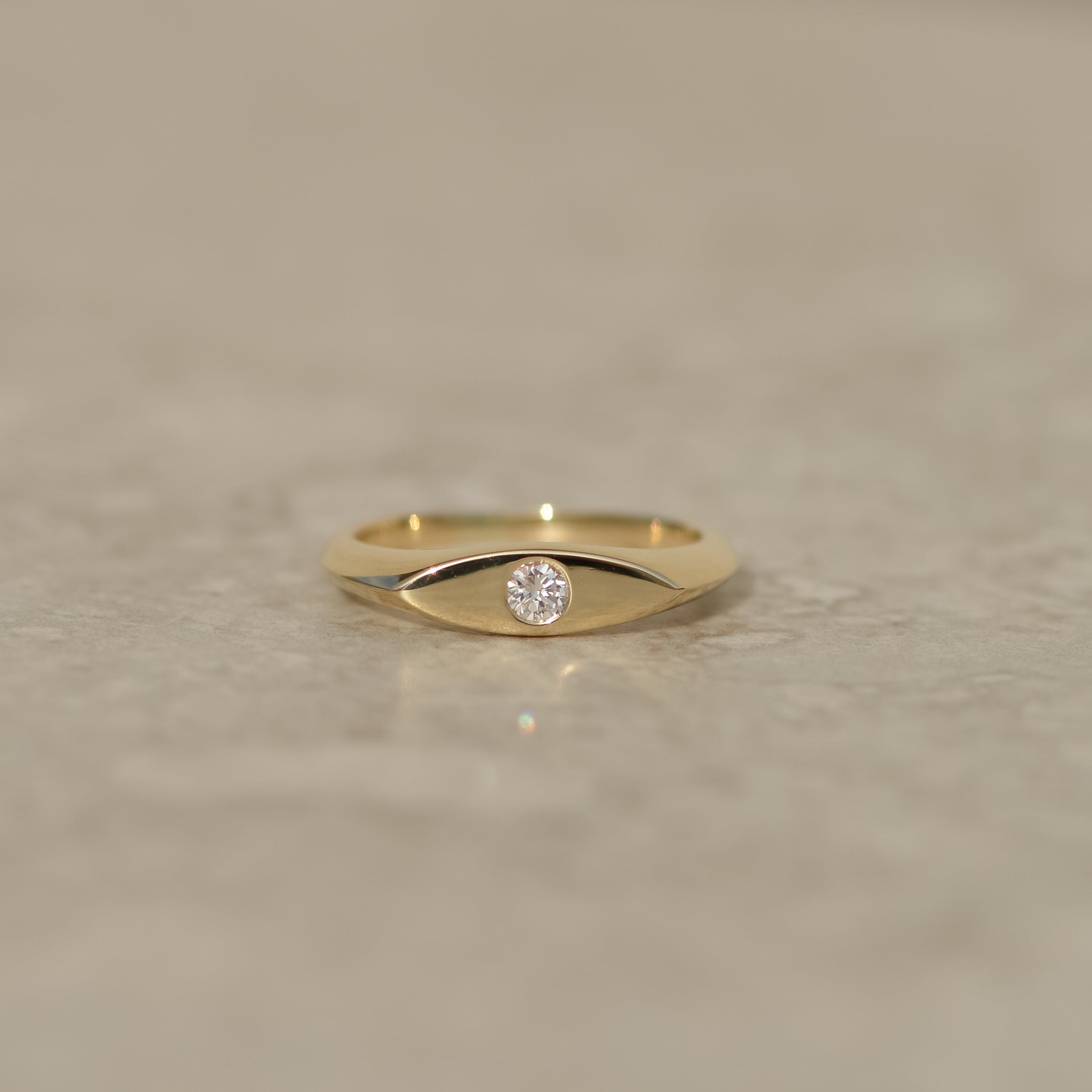 Diamond Eye Signet, gold