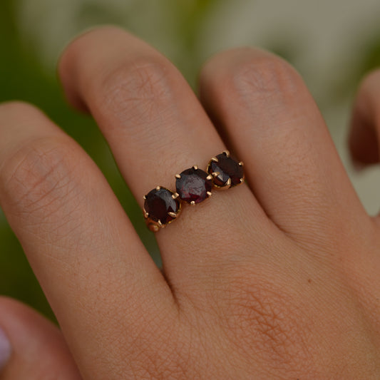 Victorian Three Garnet Ring