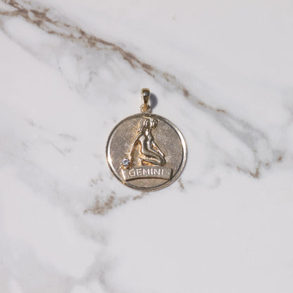 Vintage Gemini Sapphire Medallion Charm 14k