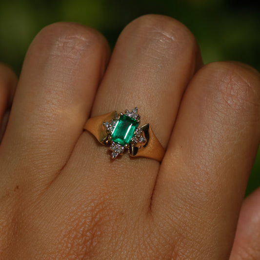 Lab Emerald and Diamond Ring Sz 6 3/4 10k