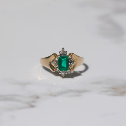 Lab Emerald and Diamond Ring Sz 6 3/4 10k