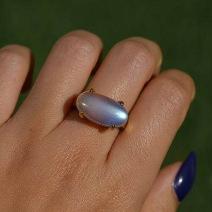 Vintage Oval East-West Moonstone Ring Sz 7 1/4 18k