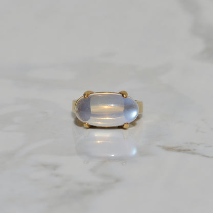 Vintage Oval East-West Moonstone Ring Sz 7 1/4 18k