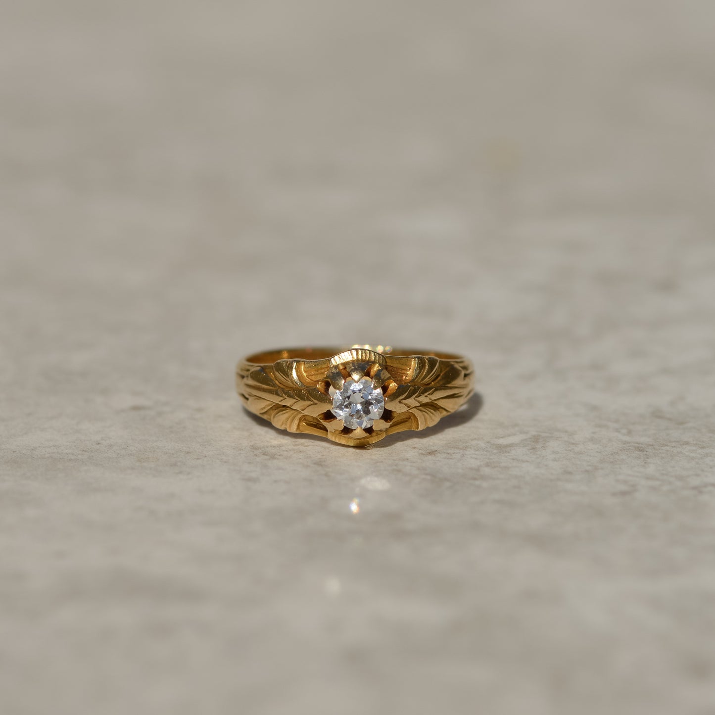 Art Nouveau Belcher-set 0.4ct Diamond Ring