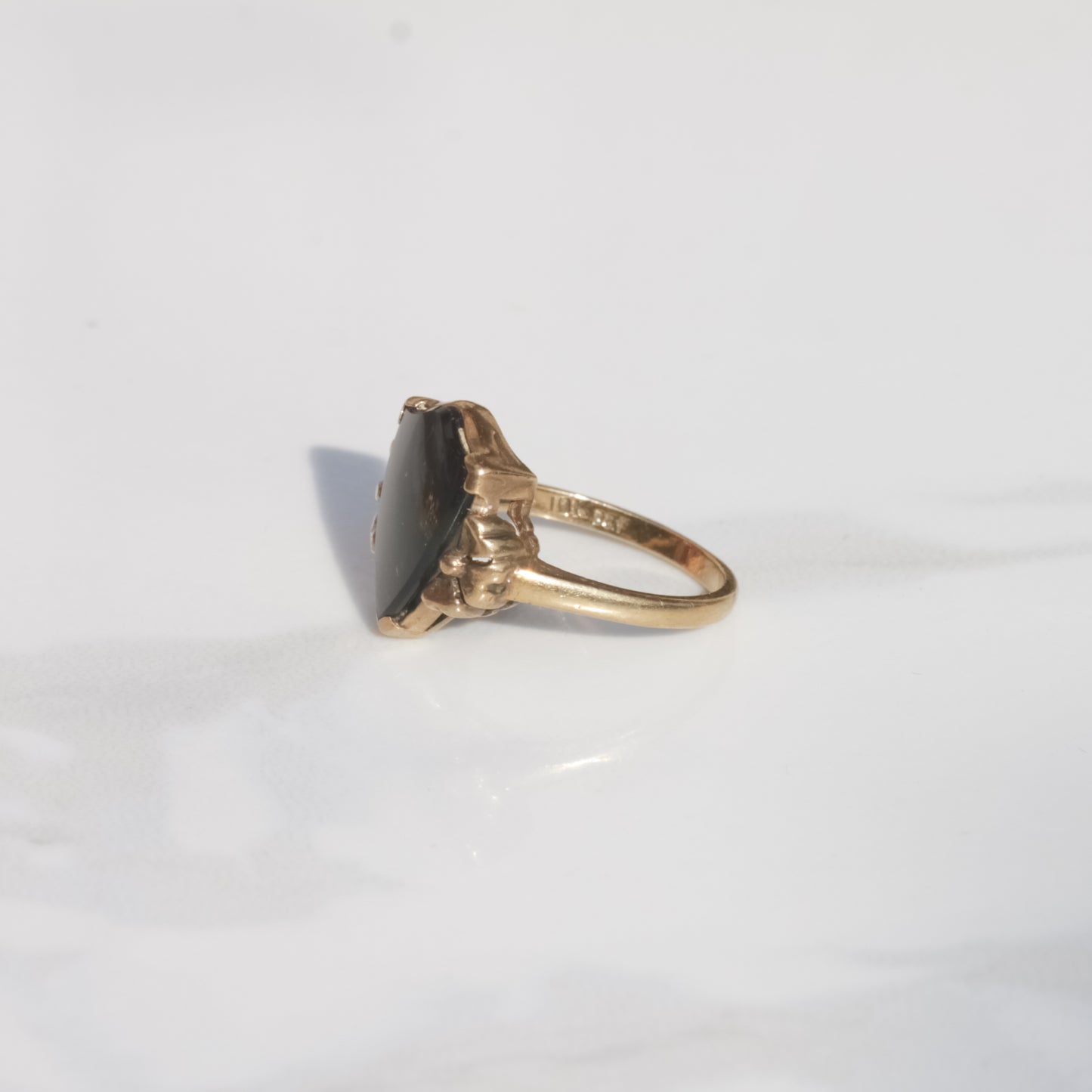 Vintage Onyx Shield Ring 10k Sz 6 1/2