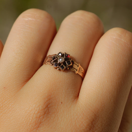 Antique Victorian Garnet and Pearl Ring 14k Sz 6