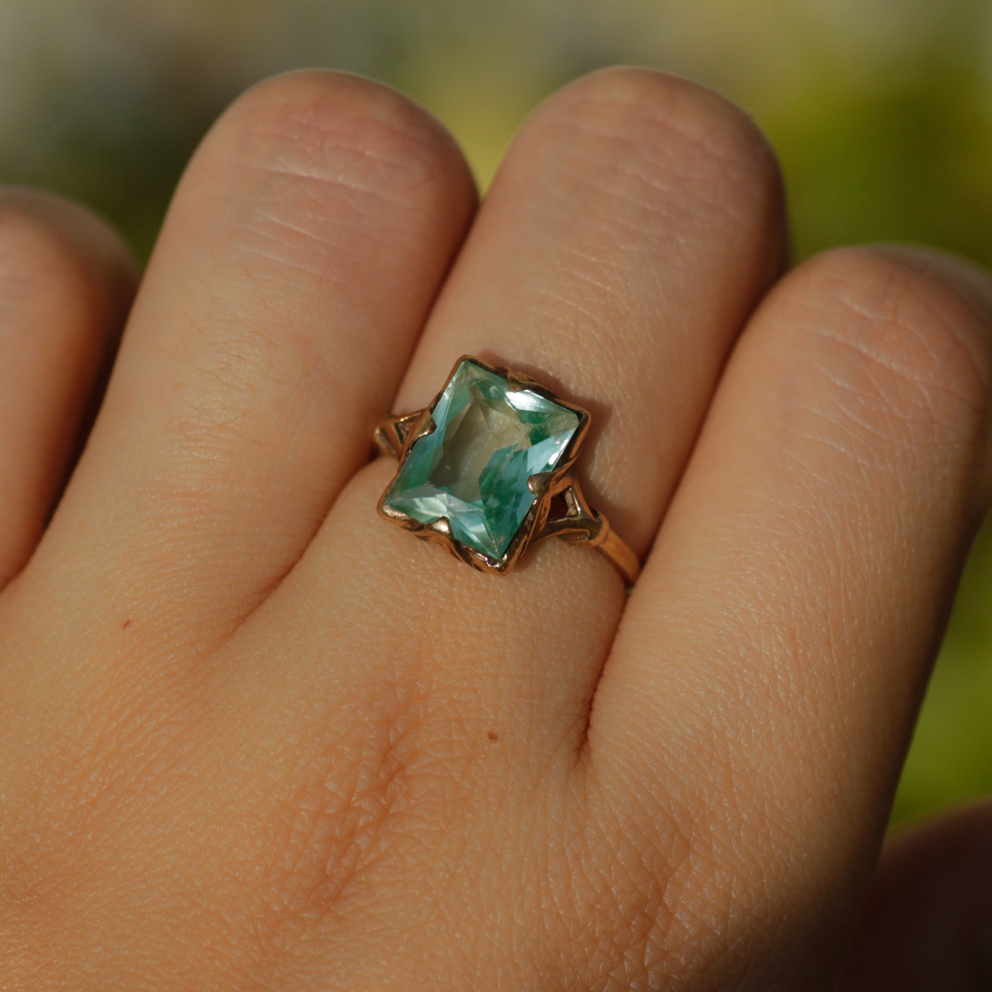 Vintage Rectangular Blue Topaz Ring Sz 6 3/4 10k