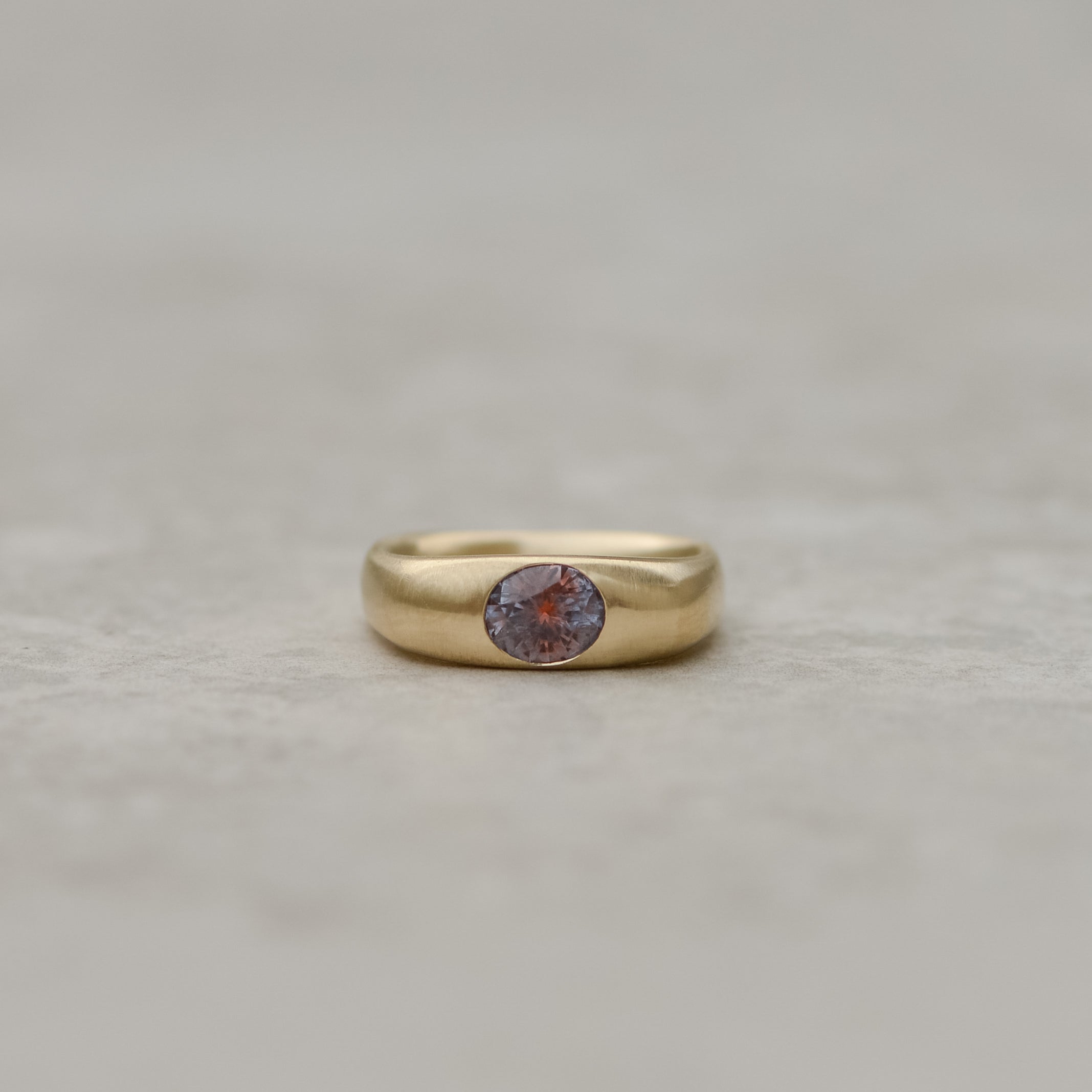 Seko Square Ring, Montana parti sapphire