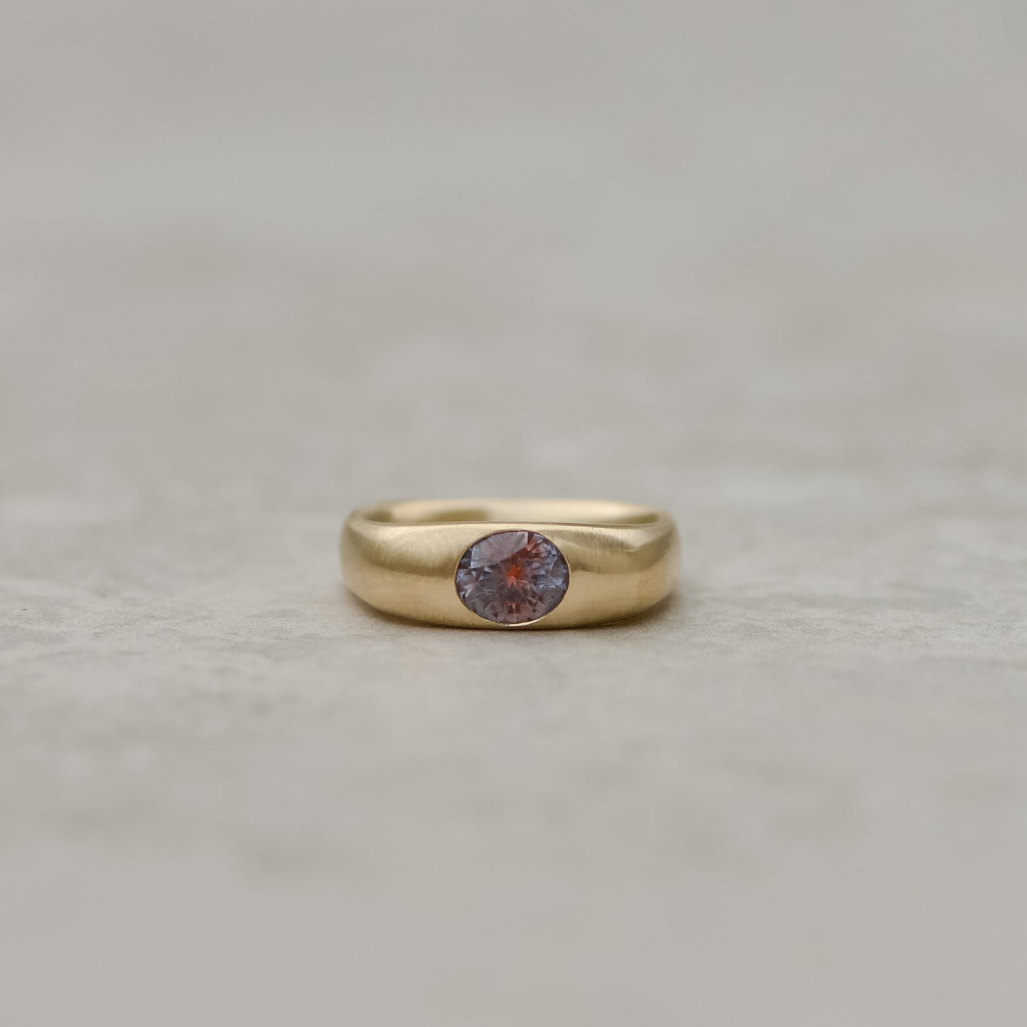 Seko Square Ring, Montana parti sapphire