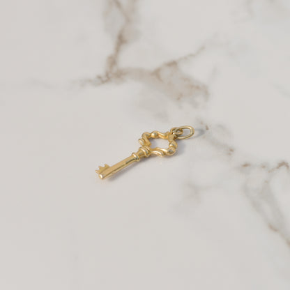 Vintage Key Charm 14k