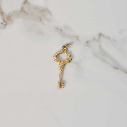 Vintage Key Charm 14k