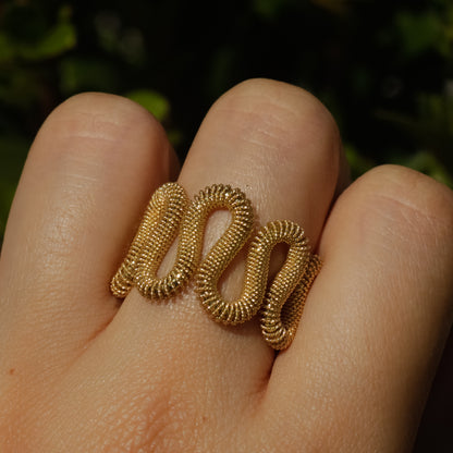 Vintage Squiggly Ring Sz 7 18k