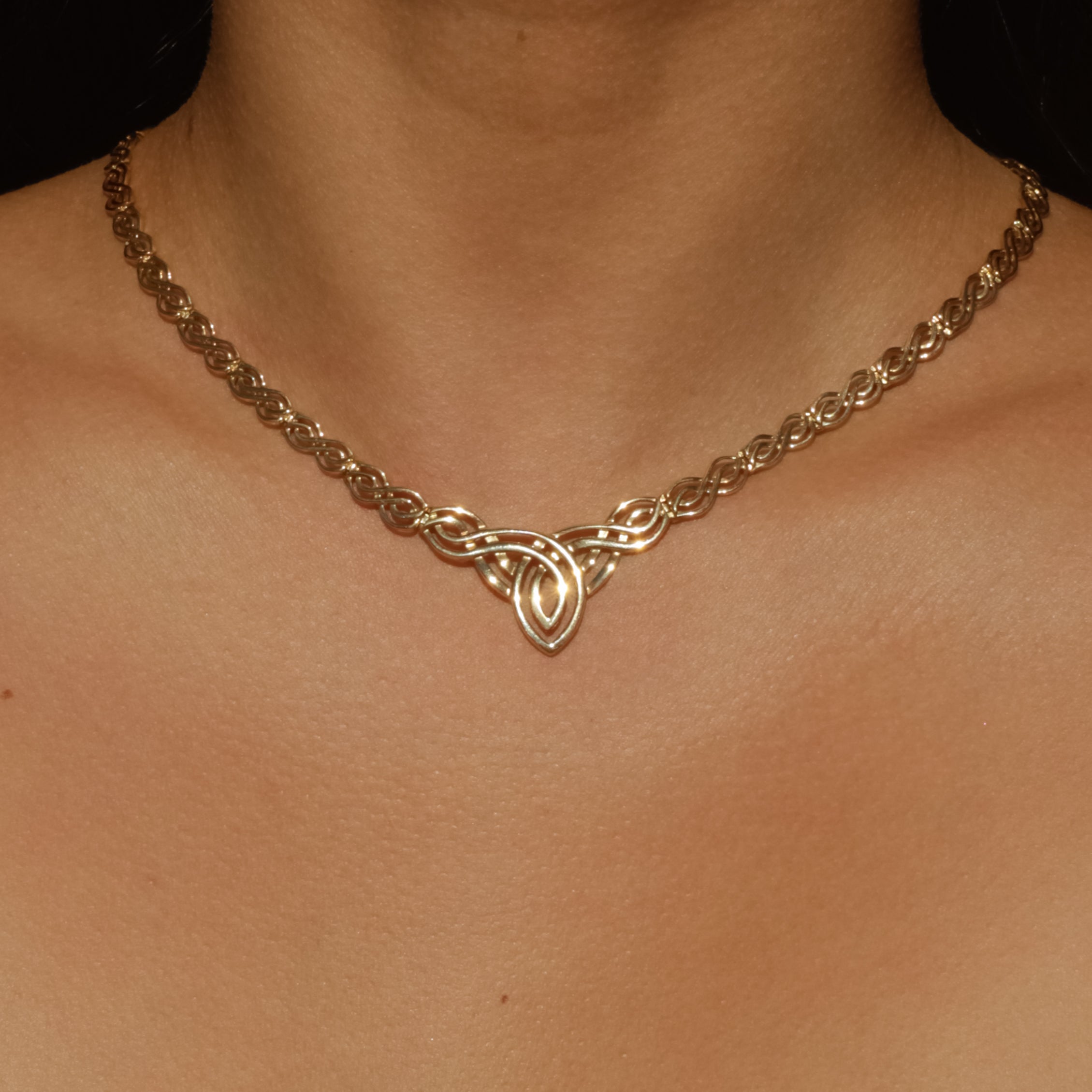 Vintage Scroll Design Choker