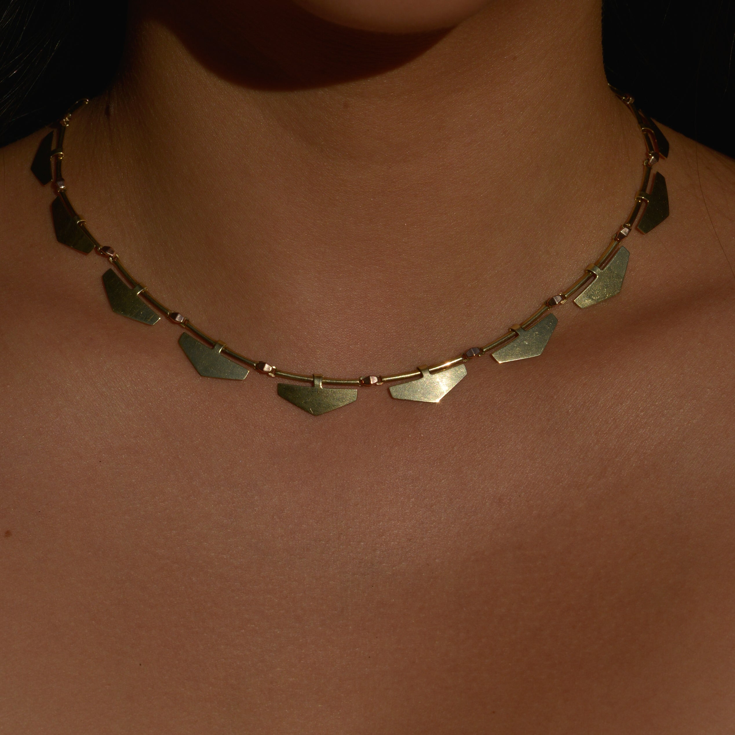 Retro Green/Rose Gold Triangular Collar