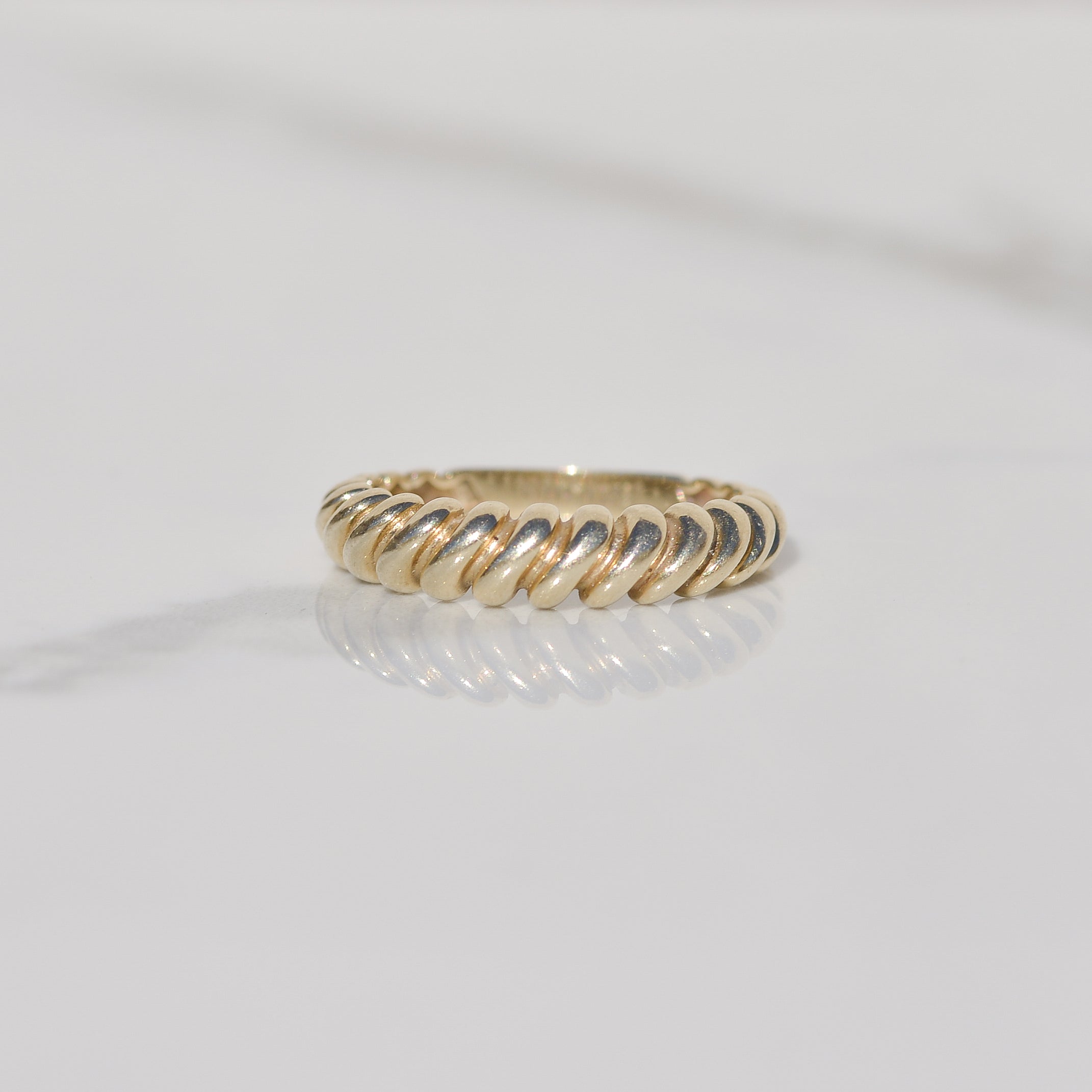 Estate Twisted Band