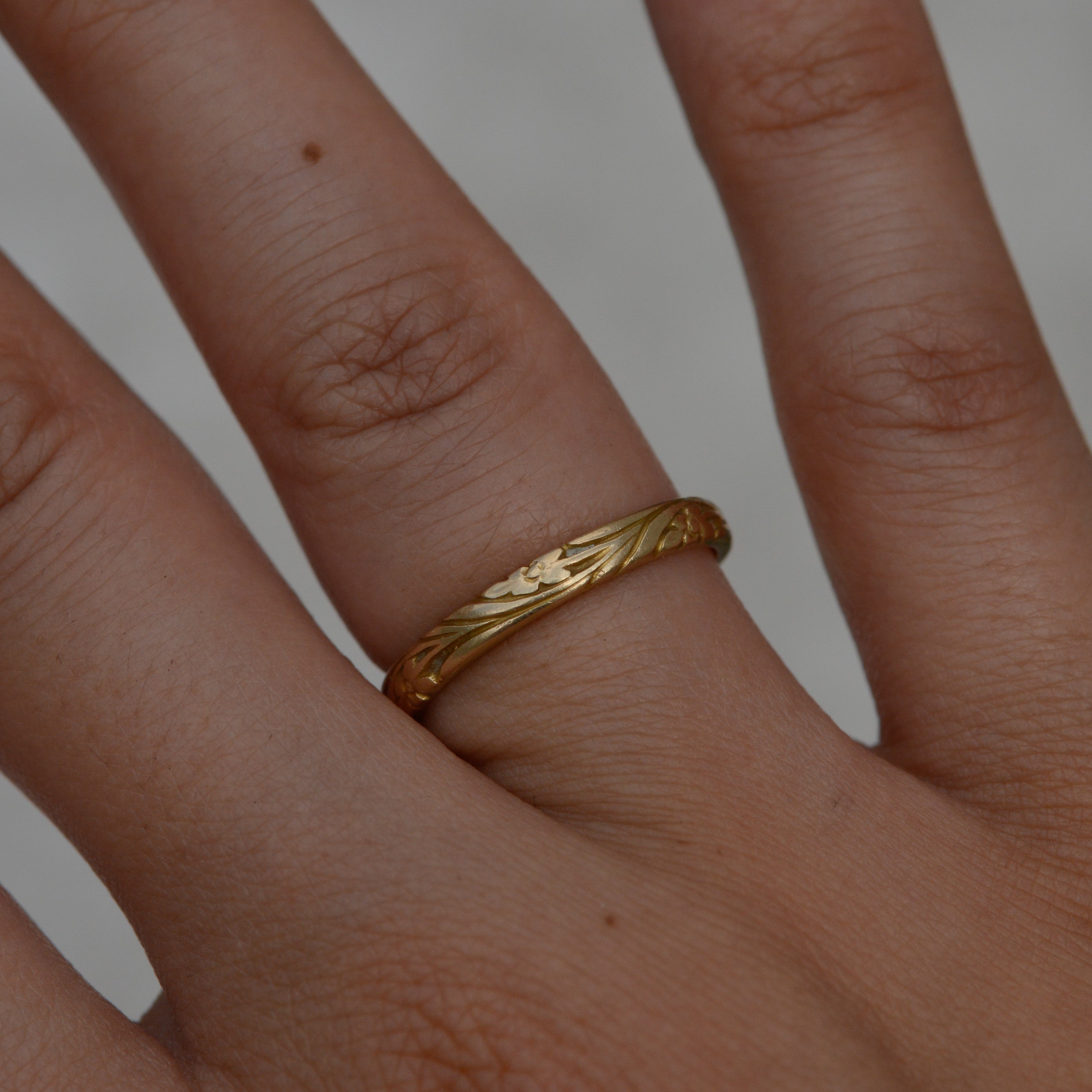 Vintage Floral Carved Band