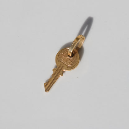 Vintage Key Pendant/Charm 18k Gold