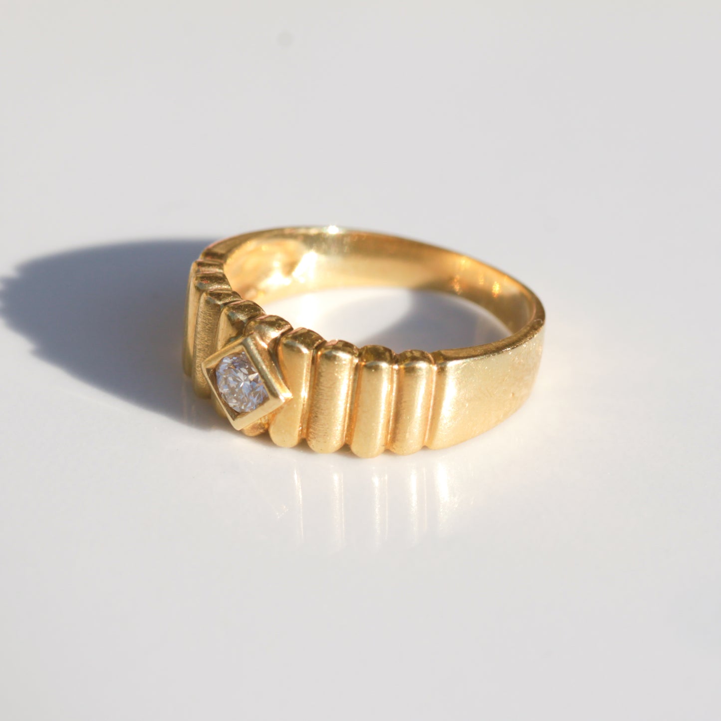 Vintage Ridged Diamond Ring 18k Gold Sz 7 1/4