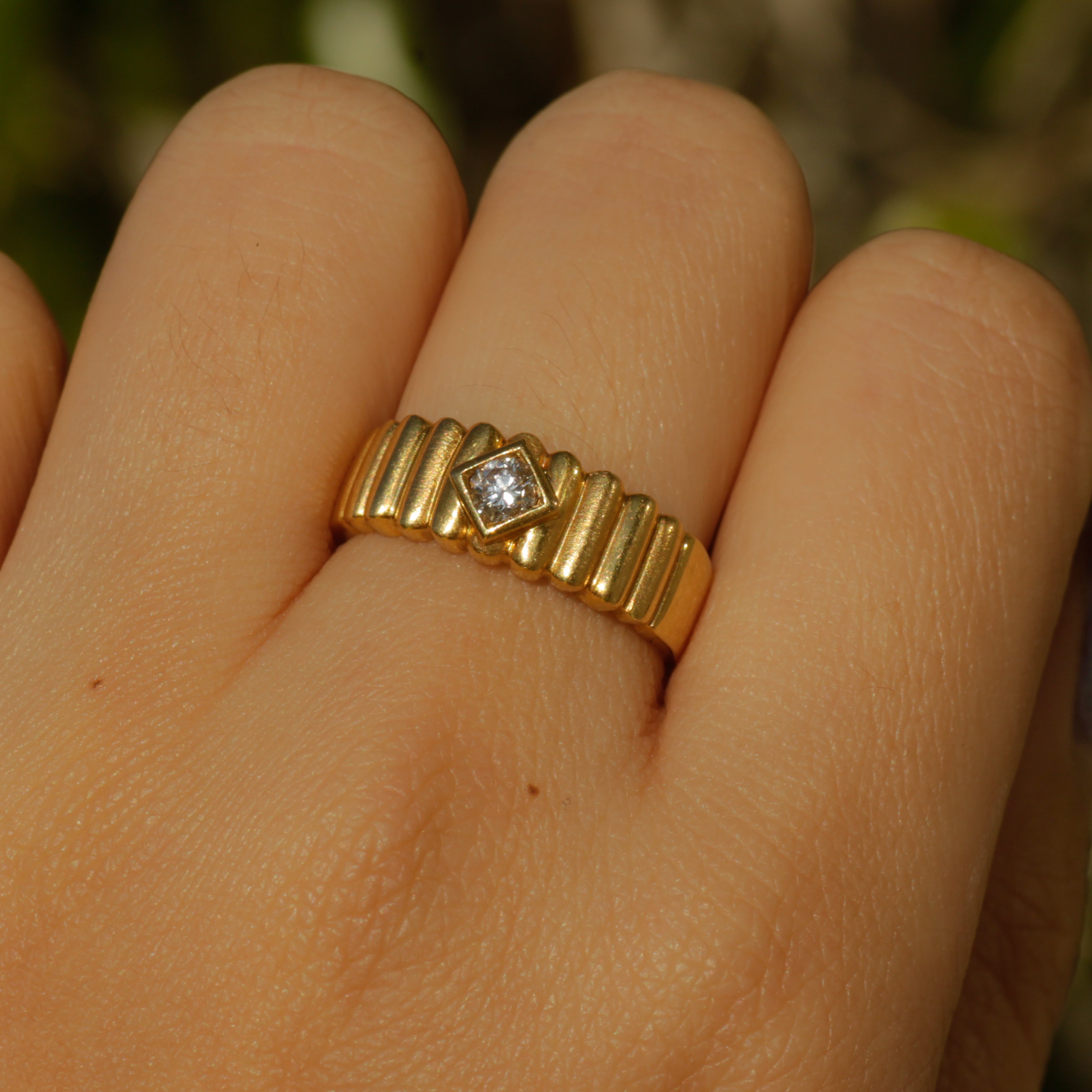 Vintage Ridged Diamond Ring