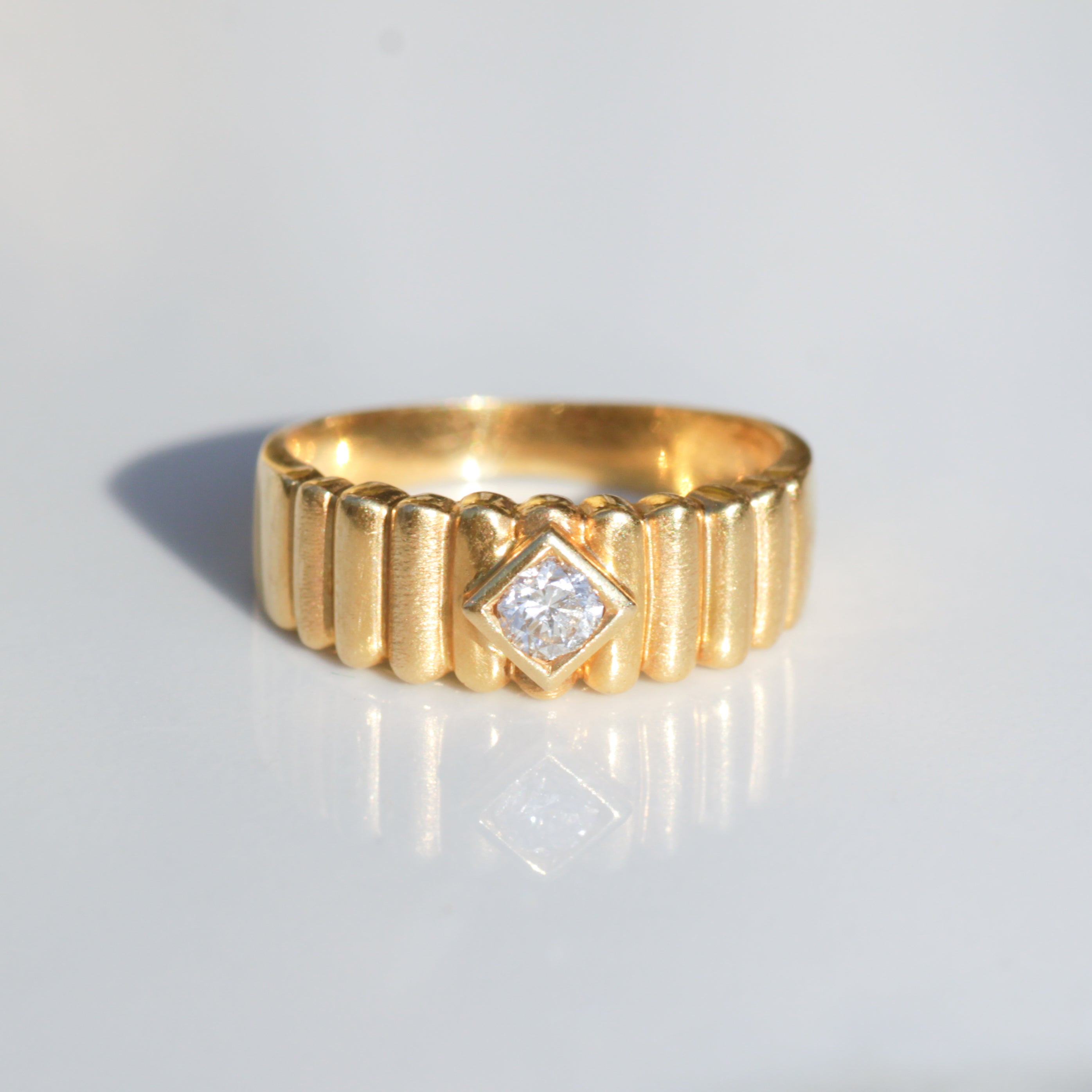 Vintage Ridged Diamond Ring