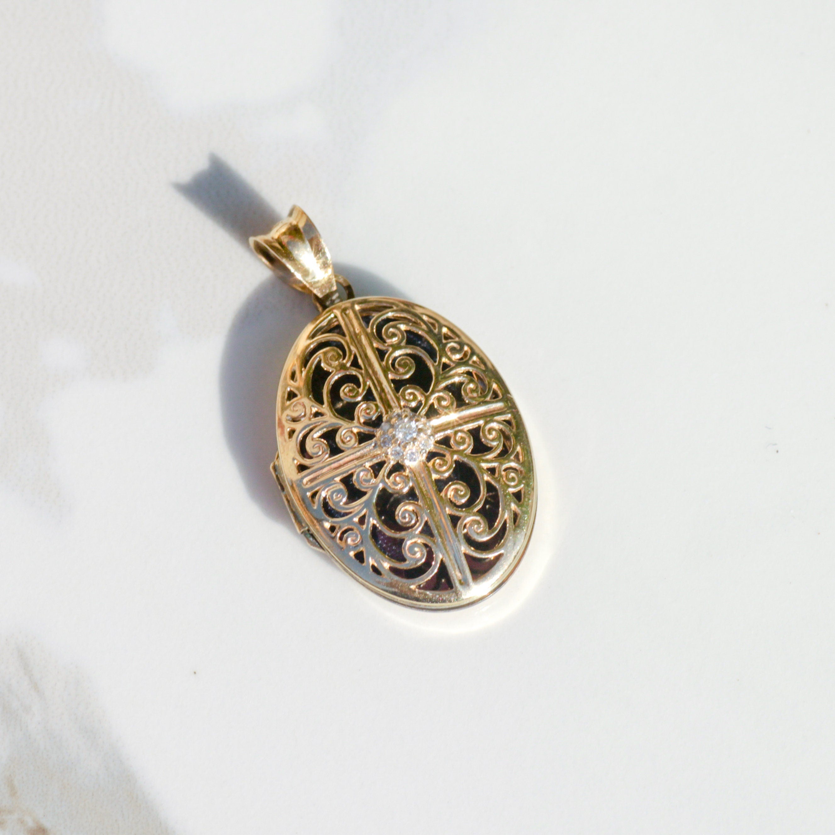 Vintage Diamond Filigree Locket Pendant 14k Gold