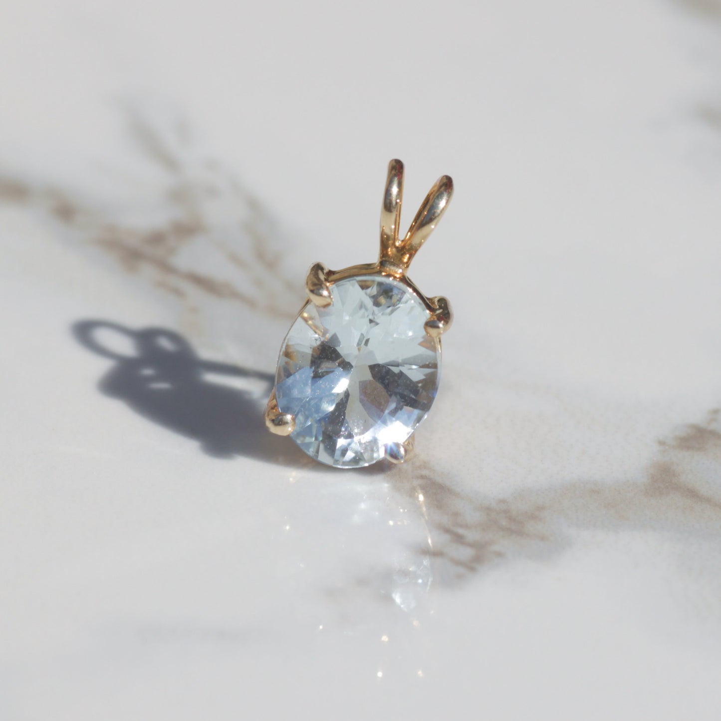 Vintage Oval Aquamarine Pendant 14k