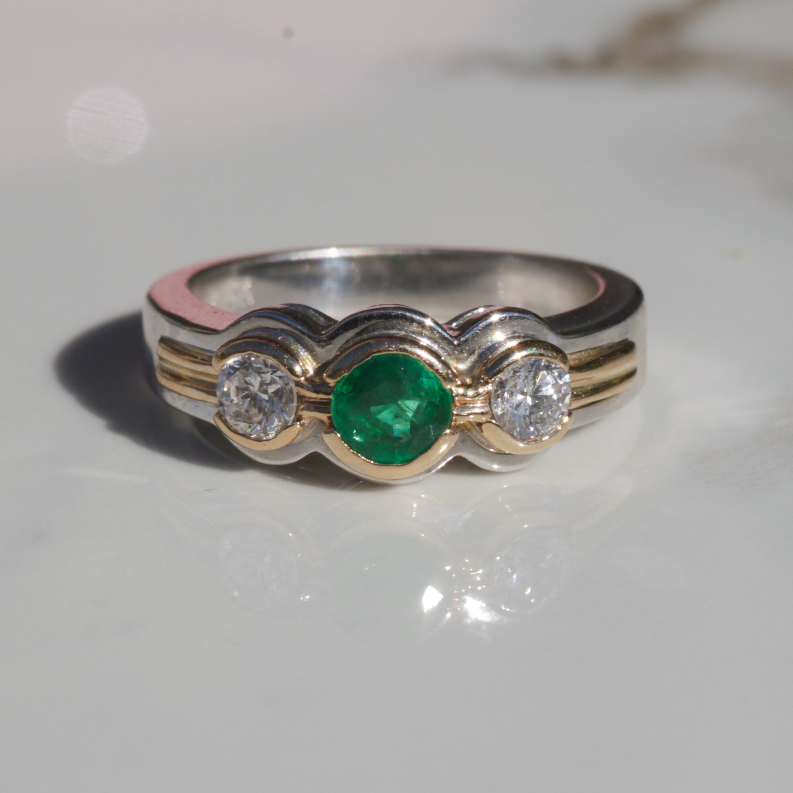 Estate 14k Round-Cut Emerald & Diamond 3 Stone Ring Sz 7