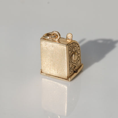 Vintage Working Slot Machine Pendant 14k