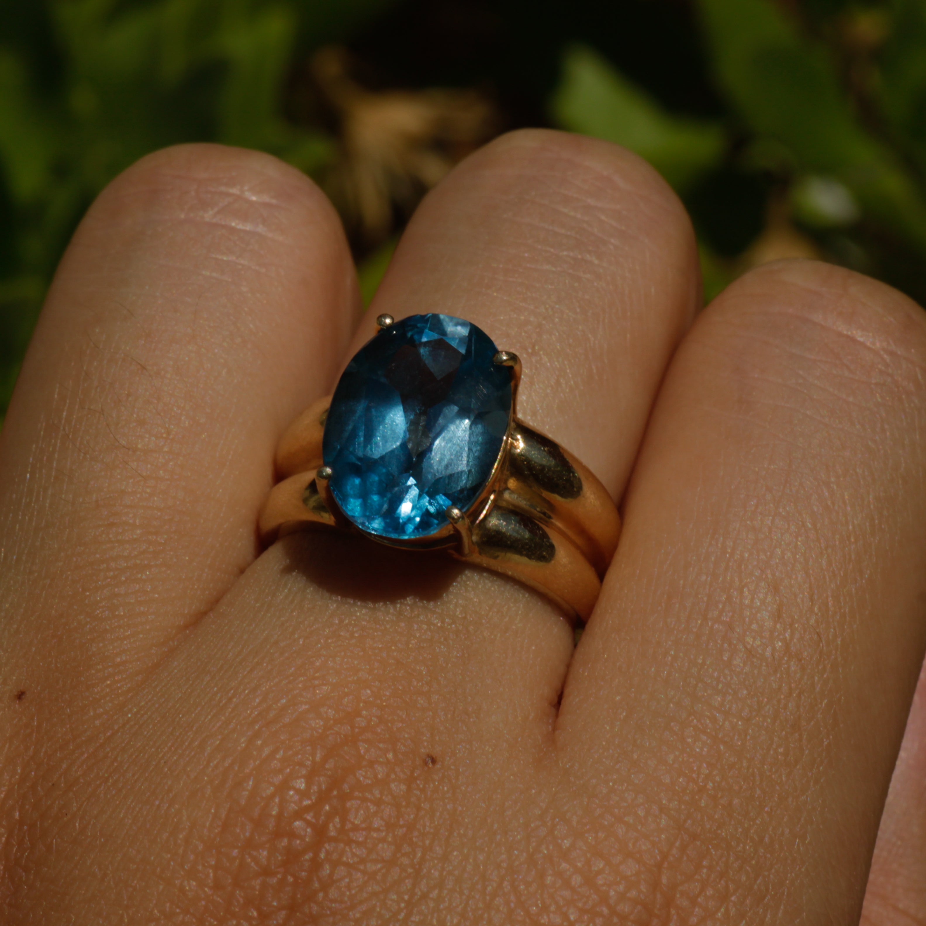 Vintage Blue Topaz Chunky Ring 10k Gold Sz 7