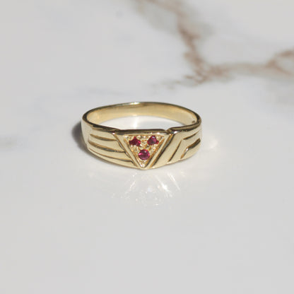 Vintage Ruby Triangle Band 18k Gold Sz 6 1/2